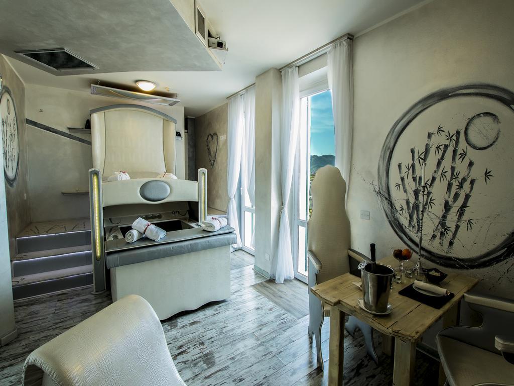 Hotel Butterfly Torre del Lago Puccini Exterior photo